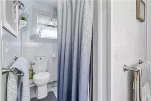 584 Lonsdale Ave, Central Falls, RI 02863 - Photo 20