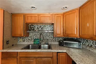 46 Verndale St, Warwick, RI 02889 - Photo 4