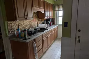 25 Ormond St, Woonsocket, RI 02895 - Photo 4