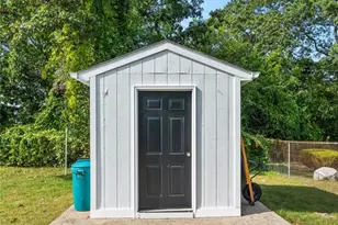 4 Orford St, North Providence, RI 02904 - Photo 22