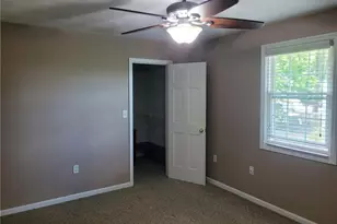 190 Gladstone St, Cranston, RI 02920 - Photo 10