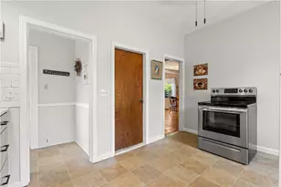 30 Pomham St, Cranston, RI 02910 - Photo 10