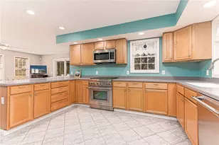 30 Clifford Dr, Westerly, RI 02891 - Photo 20