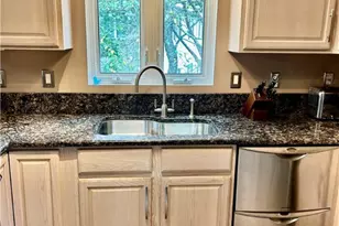 11 College Hill Rd, Warwick, RI 02886 - Photo 14