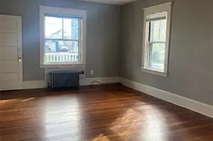 126 Suffolk Ave, Pawtucket, RI 02861 - Photo 10