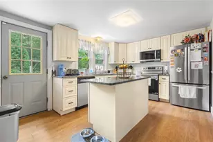 28 Crowell St, Cumberland, RI 02864 - Photo 2