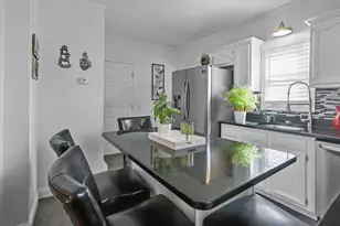 56 Errol St, Warwick, RI 02888 - Photo 2