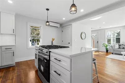 28 Manchester Street, Warwick, RI 02888 - Photo 4