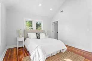 28 Manchester St, Warwick, RI 02888 - Photo 12