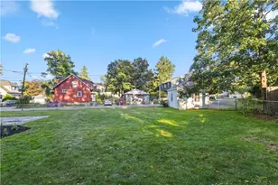 28 Manchester St, Warwick, RI 02888 - Photo 30