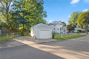 28 Manchester St, Warwick, RI 02888 - Photo 28