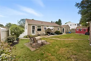 19 Beatrice Ave, Warwick, RI 02889 - Photo 26