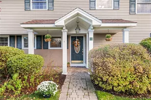 5 Leland Point Dr, Portsmouth, RI 02871 - Photo 2