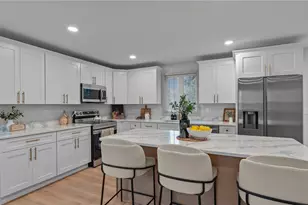 37 Hurdis St, North Providence, RI 02904 - Photo 6