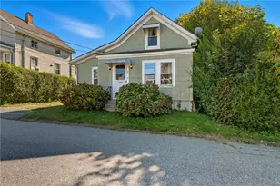 39 Hilton St, Tiverton, RI 02878 - Photo 2