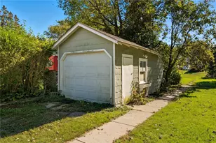 39 Hilton St, Tiverton, RI 02878 - Photo 4