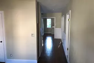 16 Tecumseh St, Providence, RI 02906 - Photo 2