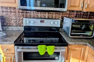 31 Burrows St, Providence, RI 02907 - Photo 10