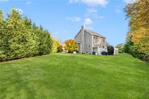 10 Honey Lou Ct, Cranston, RI 02921 - Photo 6