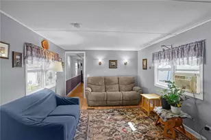 46 Lowell Ave, Pawtucket, RI 02861 - Photo 10