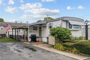 46 Lowell Ave, Pawtucket, RI 02861 - Photo 2