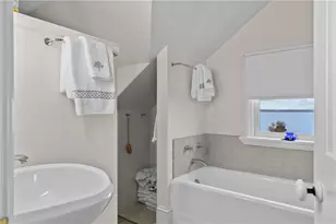 561 Indian Ave, Middletown, RI 02842 - Photo 24