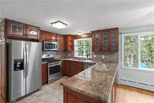 2 Oak Grove Blvd, North Providence, RI 02911 - Photo 6