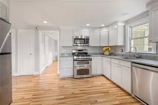 16 Elm Ave, East Providence, RI 02916 - Photo 12