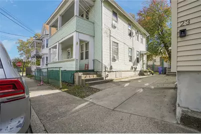 27 Collins Avenue, Pawtucket, RI 02860 - Photo 4