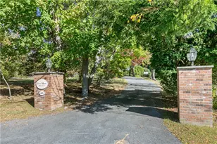 46 Chastellux Ave, Newport, RI 02840 - Photo 2