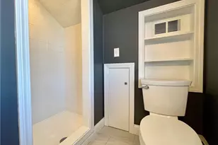 190 E Main Rd, Middletown, RI 02842 - Photo 14