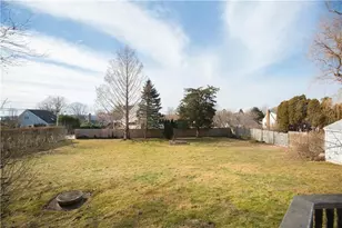 281 Wolcott Ave, Middletown, RI 02842 - Photo 14