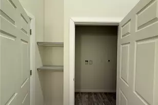 327 Pine St, Pawtucket, RI 02860 - Photo 4