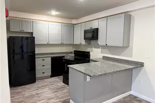 327 Pine St, Pawtucket, RI 02860 - Photo 4