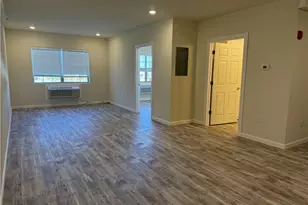 327 Pine St, Pawtucket, RI 02860 - Photo 2