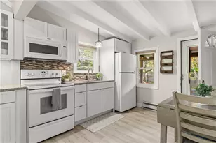 51 Osceola Ave, Narragansett, RI 02882 - Photo 10