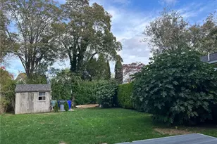 65 Burton St, Bristol, RI 02809 - Photo 16