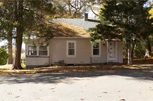 199 Cottage Grove Ave, Warwick, RI 02889 - Photo 6