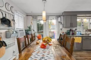 26 Dallas Ave, Warwick, RI 02889 - Photo 10