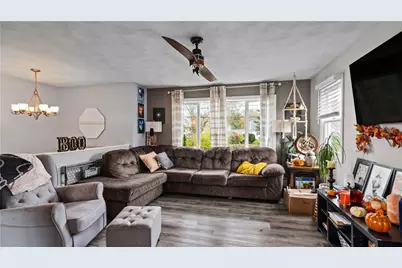 26 Dallas Avenue, Warwick, RI 02889 - Photo 8