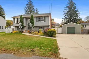 26 Dallas Ave, Warwick, RI 02889 - Photo 4