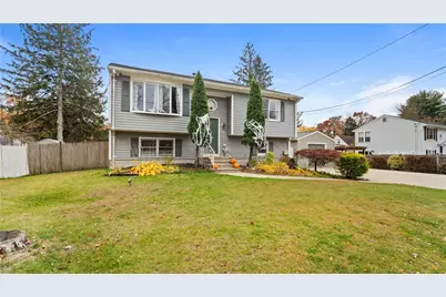 26 Dallas Avenue, Warwick, RI 02889 - Photo 2