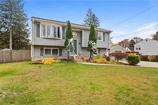 26 Dallas Ave, Warwick, RI 02889 - Photo 2