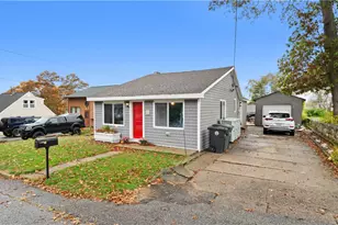 21 Darton St, Coventry, RI 02816 - Photo 2