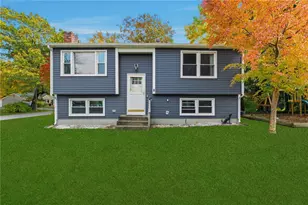 6 Hazelton Rd, Barrington, RI 02806 - Photo 2
