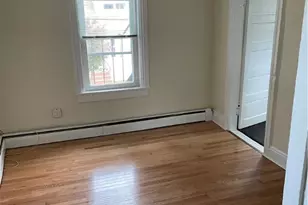 19 Wood St, Pawtucket, RI 02860 - Photo 4