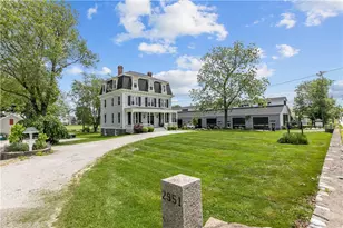 2951 E Main Rd, Portsmouth, RI 02871 - Photo 16