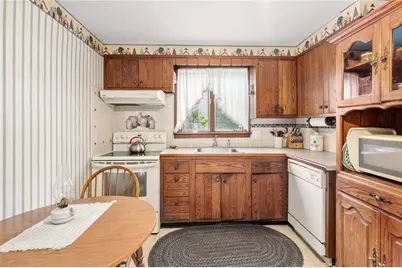 331 Newman Avenue, East Providence, RI 02916 - Photo 8