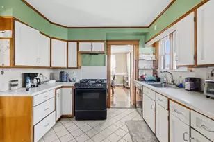 72 Hilltop Ave, Providence, RI 02908 - Photo 4