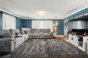 257 Orchard St, Woonsocket, RI 02895 - Photo 10